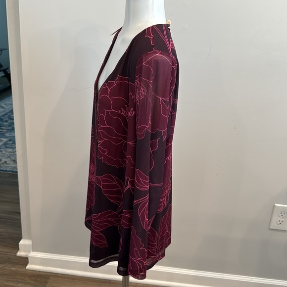 Les Serein 1X Sheer Lined Sleeve Purple Floral V-Neck Blouse - Picture 5 of 11